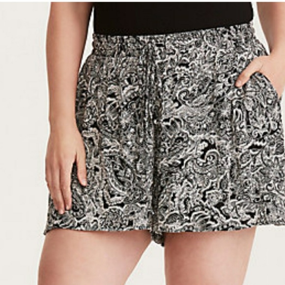 torrid Pants - Torrid Paisley Print Pull-On Flowy Shorts 